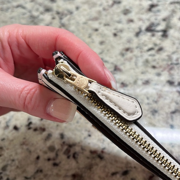 Coach Skinny ID Case with Banana Print EUC - Picture 10 of 10